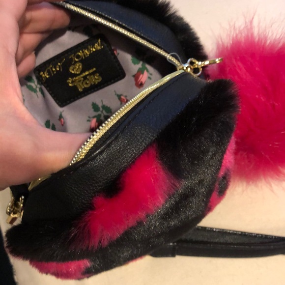 NWOT Betsy Johnson Pom Pom troll canteen crossbody - Picture 5 of 8